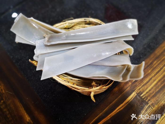 莫大叔老三篇火锅(解放碑店)武隆宽苕粉图片 - 第1张