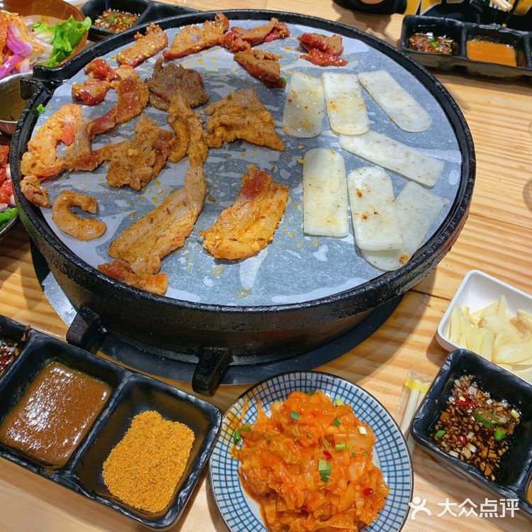 排队两小时的烤肉！[吐]