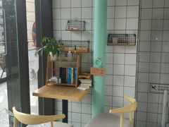 -蜜蜂小象·榴莲千层蛋糕(时代汇11栋店)