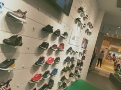 -阿迪达斯(武林银泰三叶草店)