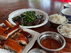 -黄记四更烤乳猪店