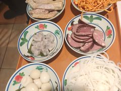 -刘姐啤酒鱼民族演艺餐厅(西街总店)
