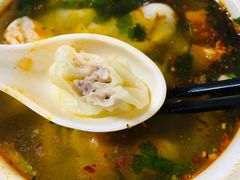 -小许三鲜砂锅馄饨店(家多乐烟酒店)