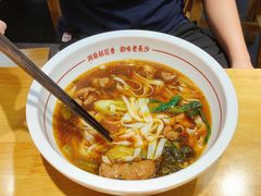 -呷佬·长沙手工米粉(金沙江路店)