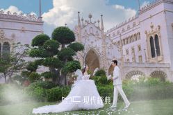 -现代经典婚纱摄影