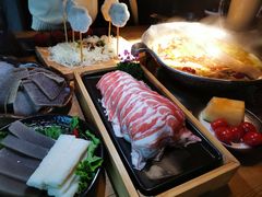 -湊湊火锅·茶憩(杭州湖滨银泰in77店)