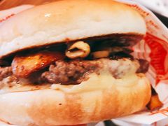 蘑菇牛肉汉堡-FATBURGER 特富客汉堡(外交公寓店)