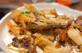 Fried Fish Bones with Ginger and Scallion