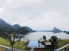 -英德宝晶宫天鹅湖茶语温泉