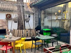 露天位-脚下咖啡·CHILL酒馆(灵光东巷店)