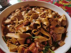 -闯关东东北农家菜(崂山石老人店)