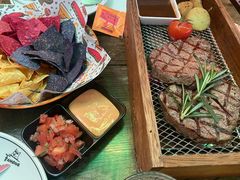 -Famous肥猫墨西哥音乐餐吧(五棵松华熙LIVE店)