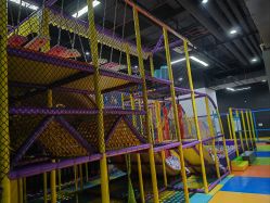 -蹦贝运动中心·蹦床·攀岩·闯关(龙岗店)