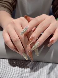 -丽心自助美甲美睫