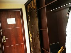 -昆明朗威酒店(昆明站火车站双桥夜市风情街店)