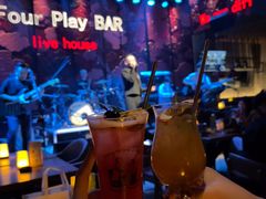 -FOUR PLAY BAR
