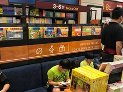 -西西弗书店&矢量咖啡(凯德晶萃广场店)