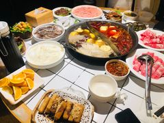 -瓜西西重庆火锅(花溪店)