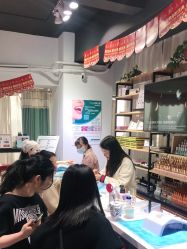 -潮店·虞妃妮轻奢美甲美睫馆