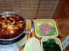 -独食火锅·半米屋台(直营总店)