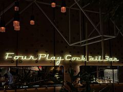 -FOUR PLAY BAR
