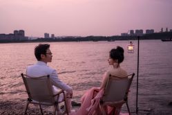 -雪中彩影婚纱摄影·微光艺术中心