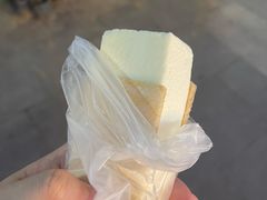 -詹爷爷乌节路街头冰淇淋