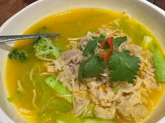 黄汁酸汤浸肥牛-港丽餐厅(正大店)