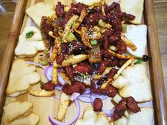 东镇烤三味-老东镇啤酒屋海鲜加工·蒸汽海鲜·海鲜烧烤(台东店)