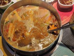 -四季喧黔味豆米火锅(万达广场店)