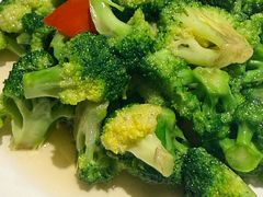 -东口码头·烧鸽子·鱼头泡饼·地方菜(金鹰悦城店)