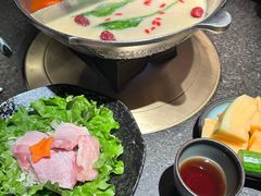 -湊湊火锅·茶憩(新中关购物中心店)