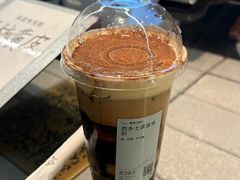 -喜茶(深圳万象城黑金店)