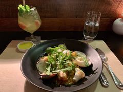温热海鲜沙拉配牛油果-Mercato莫卡多露台餐厅与酒吧(K11店)