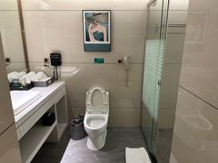 -华海酒店(茂名高铁站店)