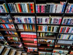 -钟书阁(松江泰晤士小镇店)