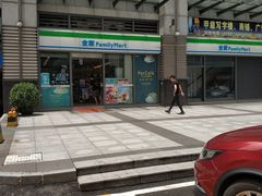 -全家便利店(南峰中心店)