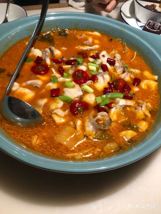 东家泡椒酸菜鱼