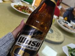 乌苏黑啤-煲来饱去冷水鱼