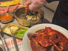 -草家酱蟹炭火烤肉店(珲春南路一店)