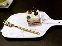 -UNI UNI(环亚凯瑟琳店)