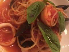 -ROAST coffee & eatery