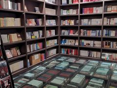 -钟书阁(松江泰晤士小镇店)