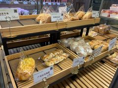 -顶东面包花园·生日蛋糕(世博店)