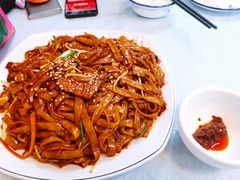 干炒牛河-天宝食坊·啫啫煲大排档(西华路店)