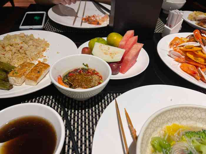 虎门美思威尔顿酒店(海之光自助餐)-"[环境]61楼的环境还是一如既往的