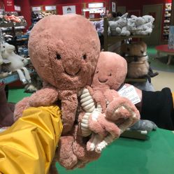 -Hamleys哈姆雷斯(三胞店)