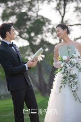 -现代经典婚纱摄影
