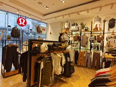 -lululemon(上海浦东IFC店)