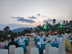 -亚龙湾希尔顿自助餐厅·海鲜·烧烤·沙滩BBQ·现场乐队